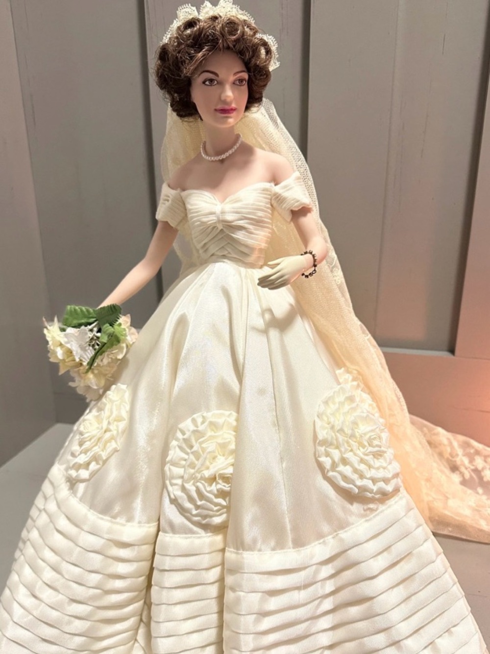 Franklin Mint Jackie Kennedy Doll in Wedding Gown (never taken out of package)